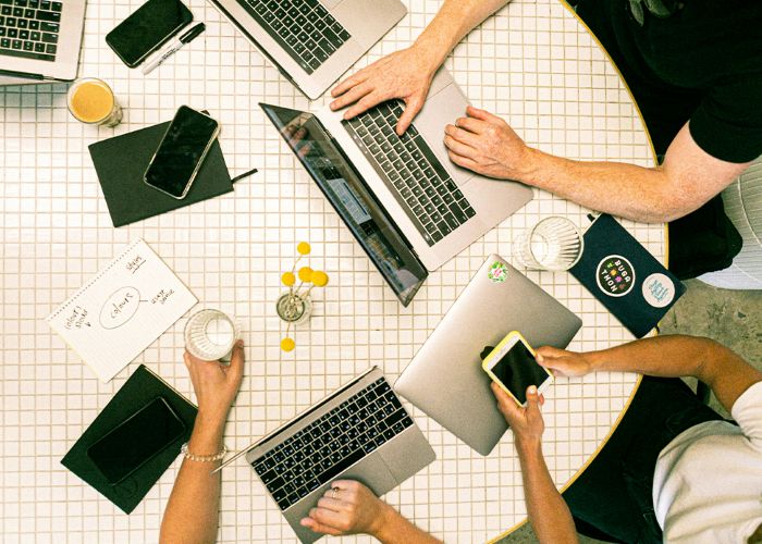 Ragam Kehidupan Modern Yang Semakin Dinamis Di Era Digital