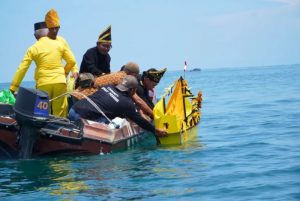 Kebiasaan Unik Masyarakat Yang Masih Bertahan Hingga Kini