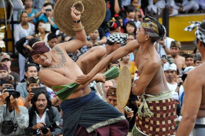 Tradisi Unik Masyarakat Indonesia Dari Berbagai Daerah